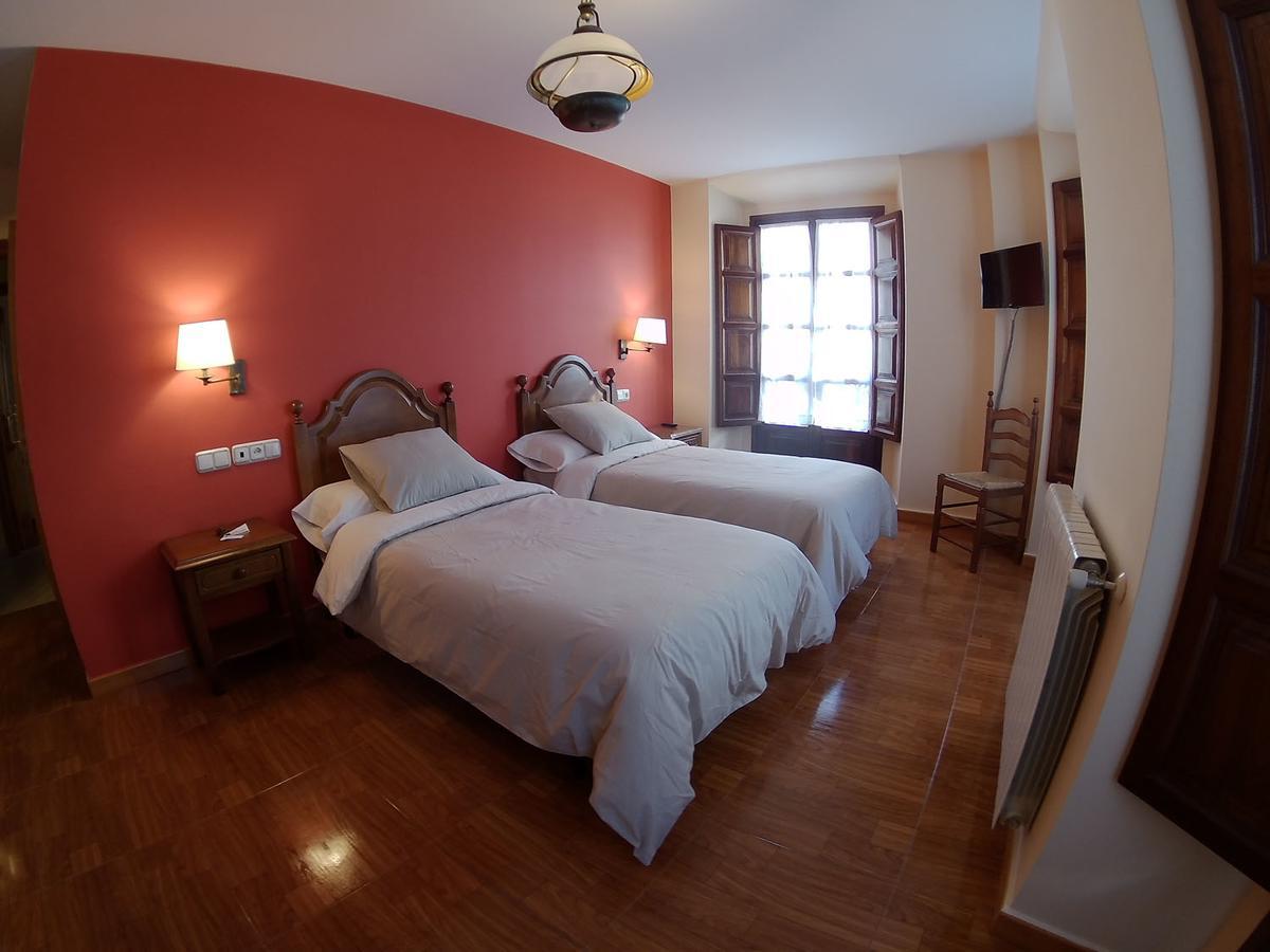 Pilones Hotel Infiesto