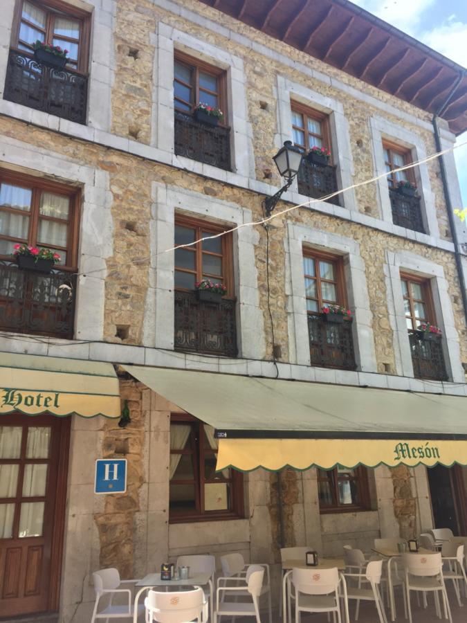 Pilones Hotel *